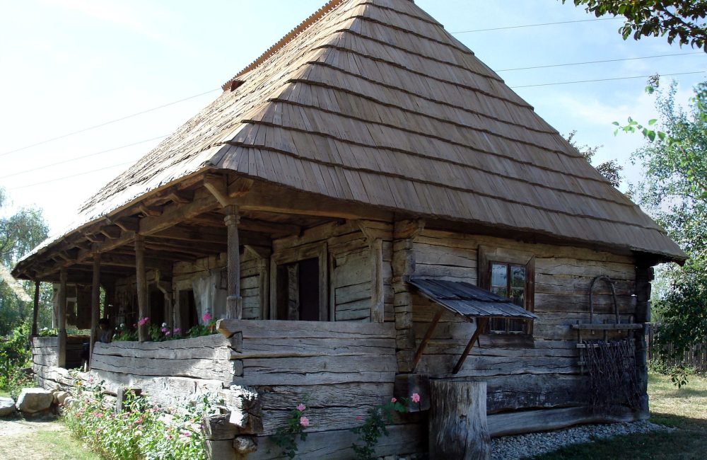 Casa-muzeu_Constantin_Brancusi-exterior